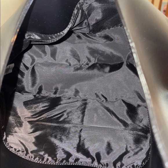 VICTORIA’S SECRET Slouchy Tote Bag w/Bow Detail - Picture 11 of 12